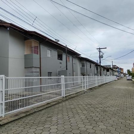 Apartamento Ubatuba - Praia Grande - 200M Da Praia Ngoại thất bức ảnh